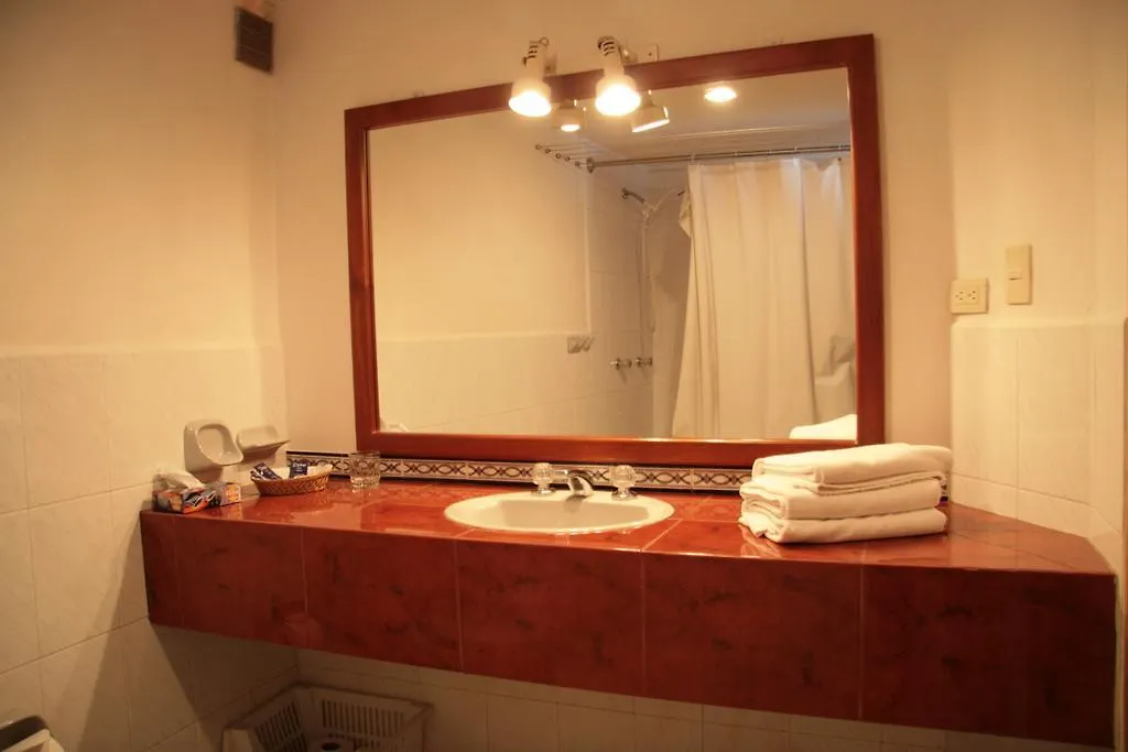 Apartamentos Los Quipus Quito 3*,