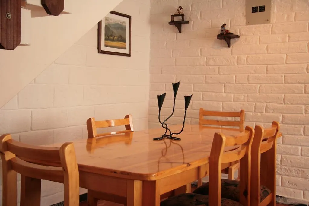 Apartamentos Los Quipus Quito 3*,
